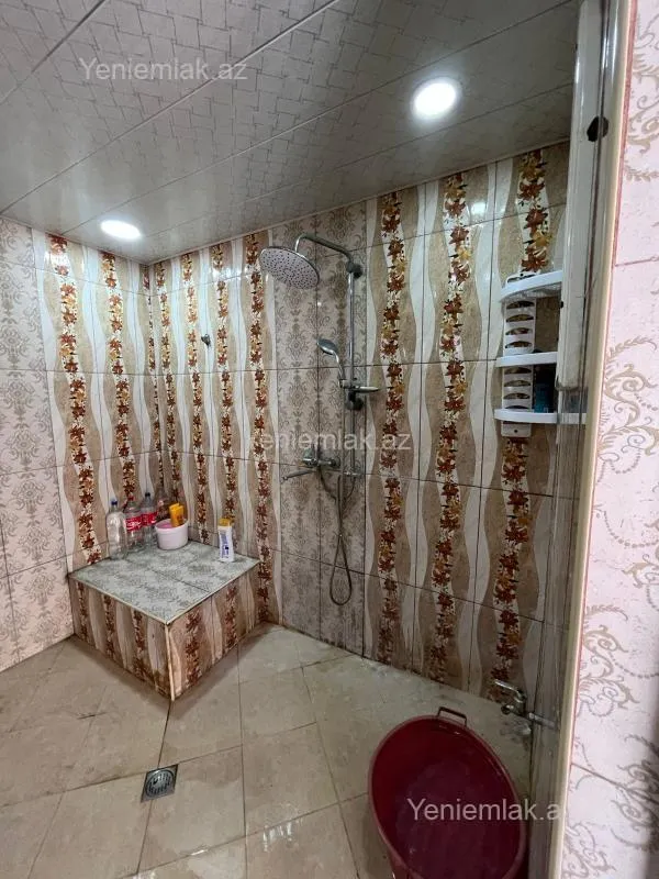 Satılır 5 otaqlı həyət evi 220 m²