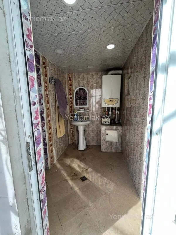 Satılır 5 otaqlı həyət evi 220 m²