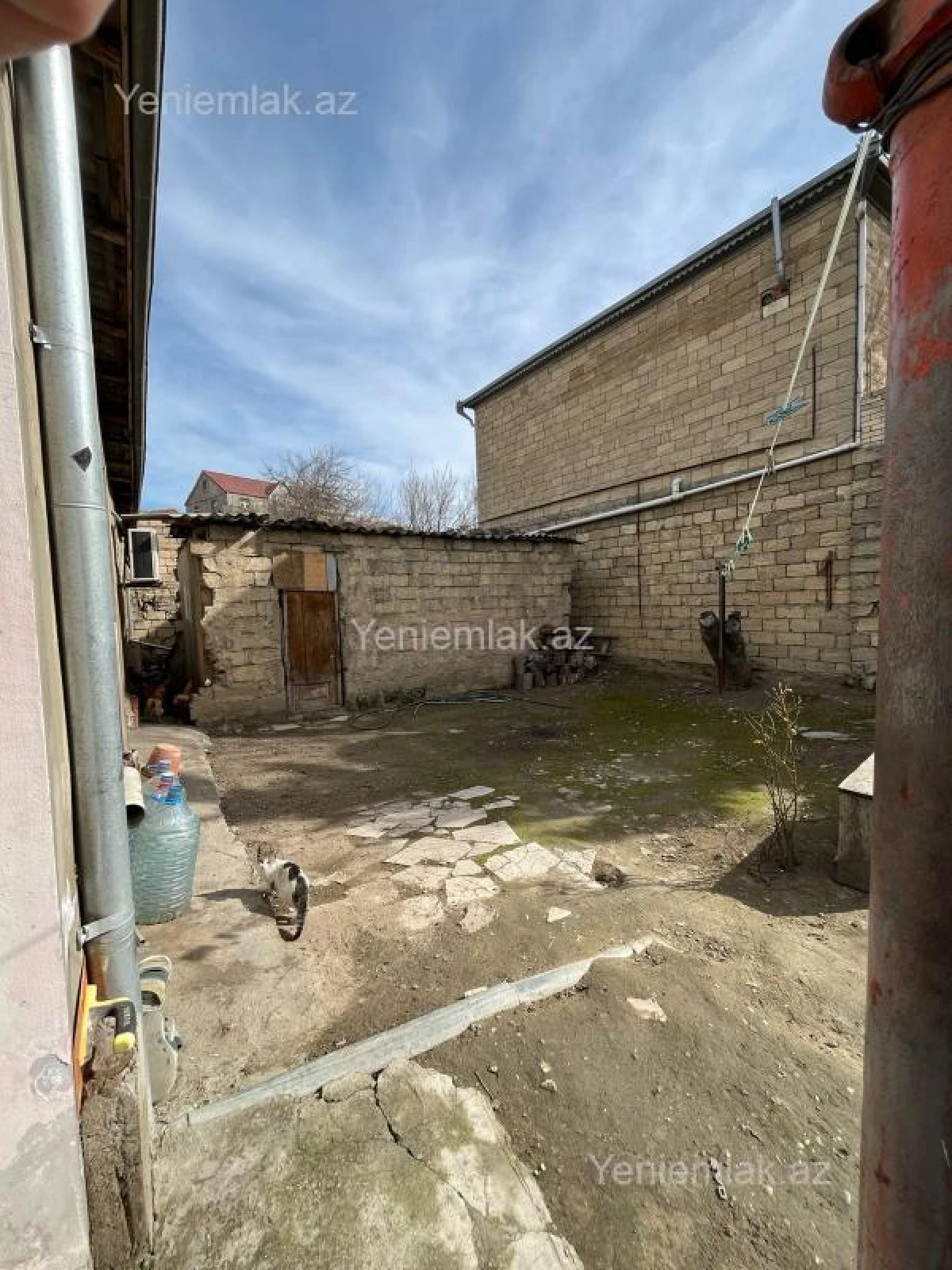 Satılır 5 otaqlı həyət evi 220 m²