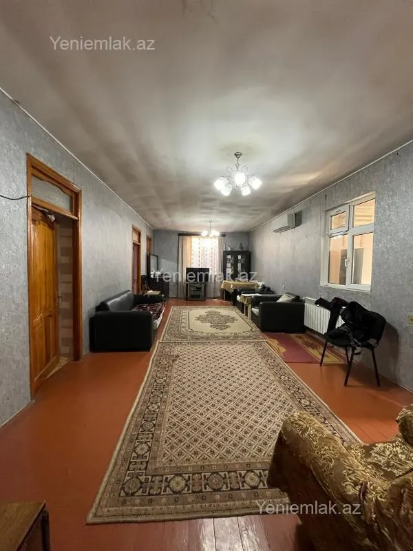 Satılır 5 otaqlı həyət evi 220 m²