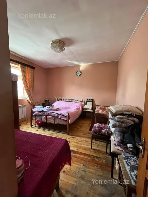 Satılır 5 otaqlı həyət evi 220 m²