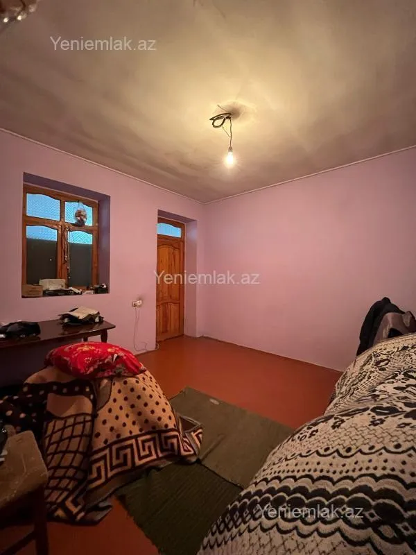 Satılır 5 otaqlı həyət evi 220 m²