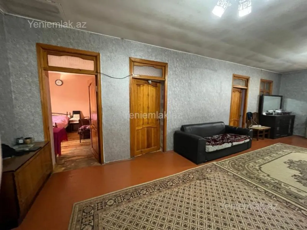 Satılır 5 otaqlı həyət evi 220 m²