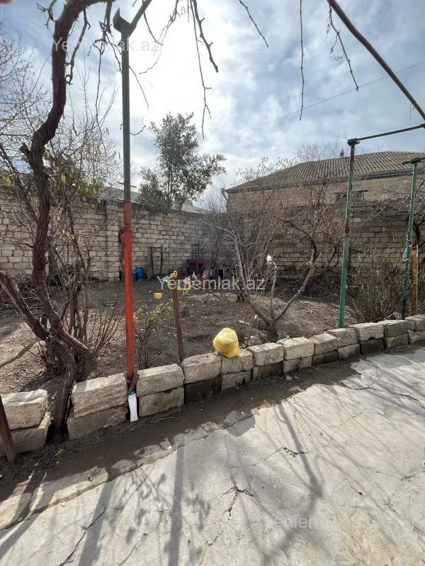 Satılır 5 otaqlı həyət evi 220 m²