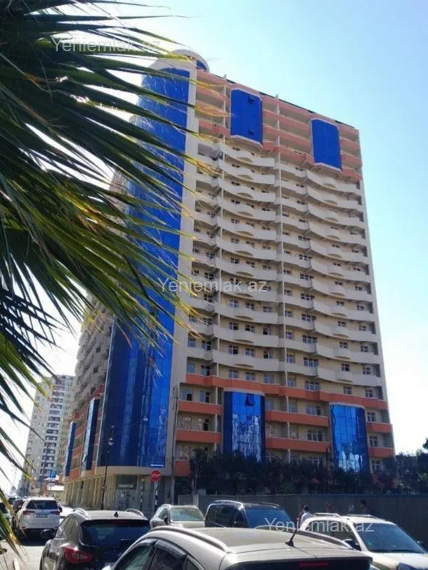 Satılır 4 otaqlı yeni tikili 180 m²