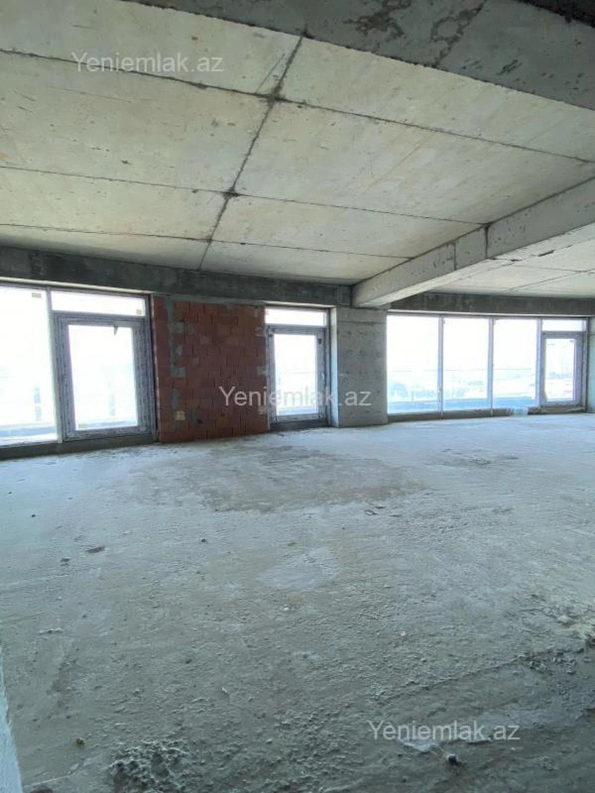 Satılır 4 otaqlı yeni tikili 240.5 m²