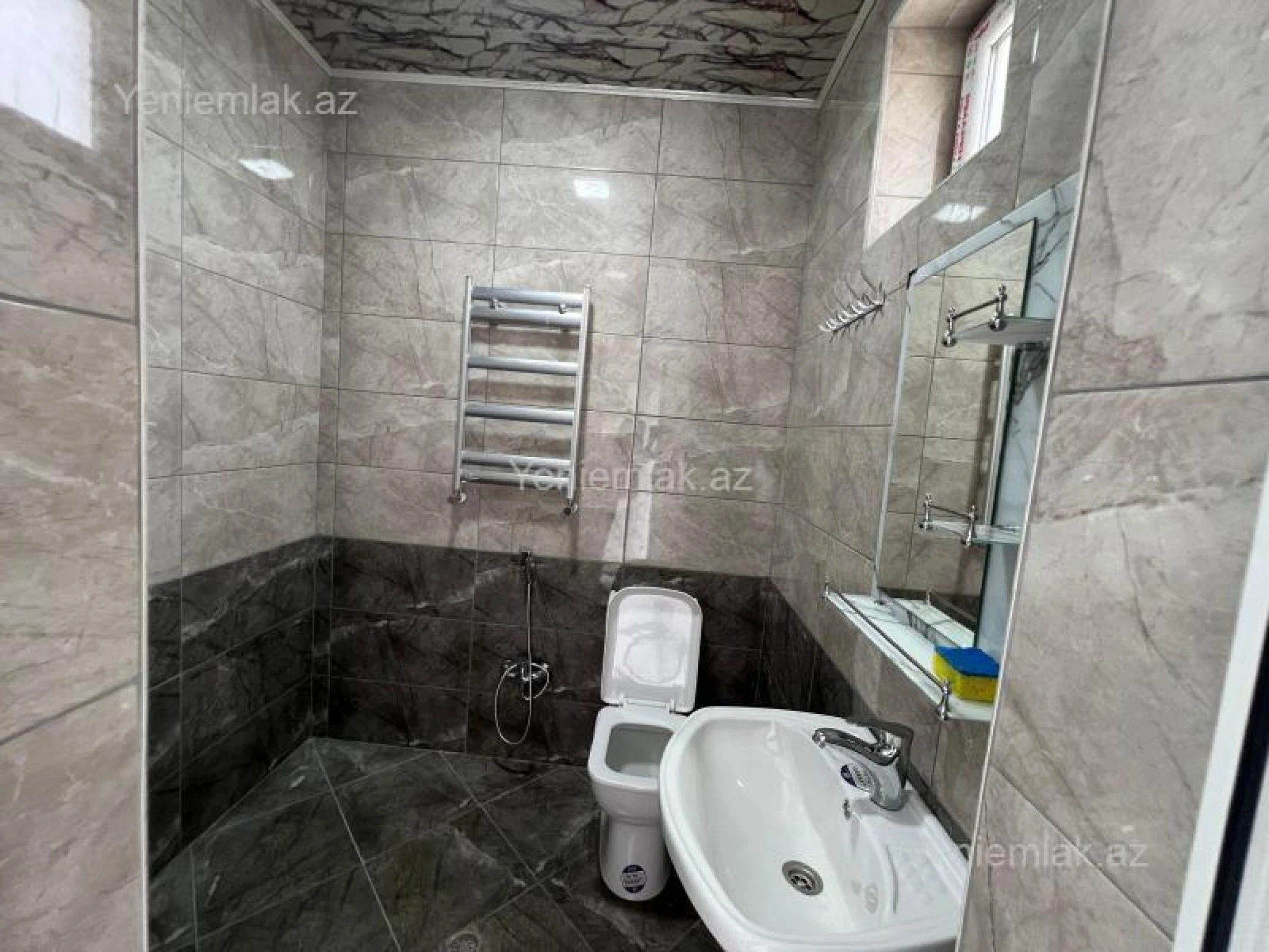 Satılır 6 otaqlı həyət evi 120 m²