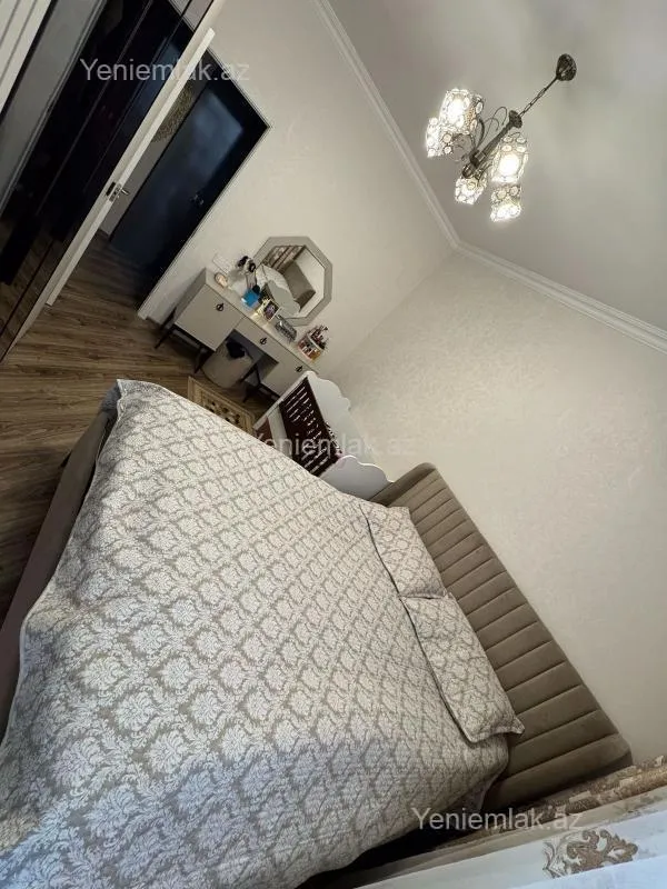 Satılır 3 otaqlı yeni tikili 100 m²