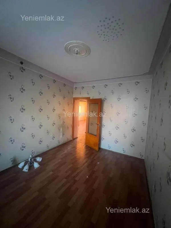 Satılır 5 otaqlı köhnə tikili 103 m²