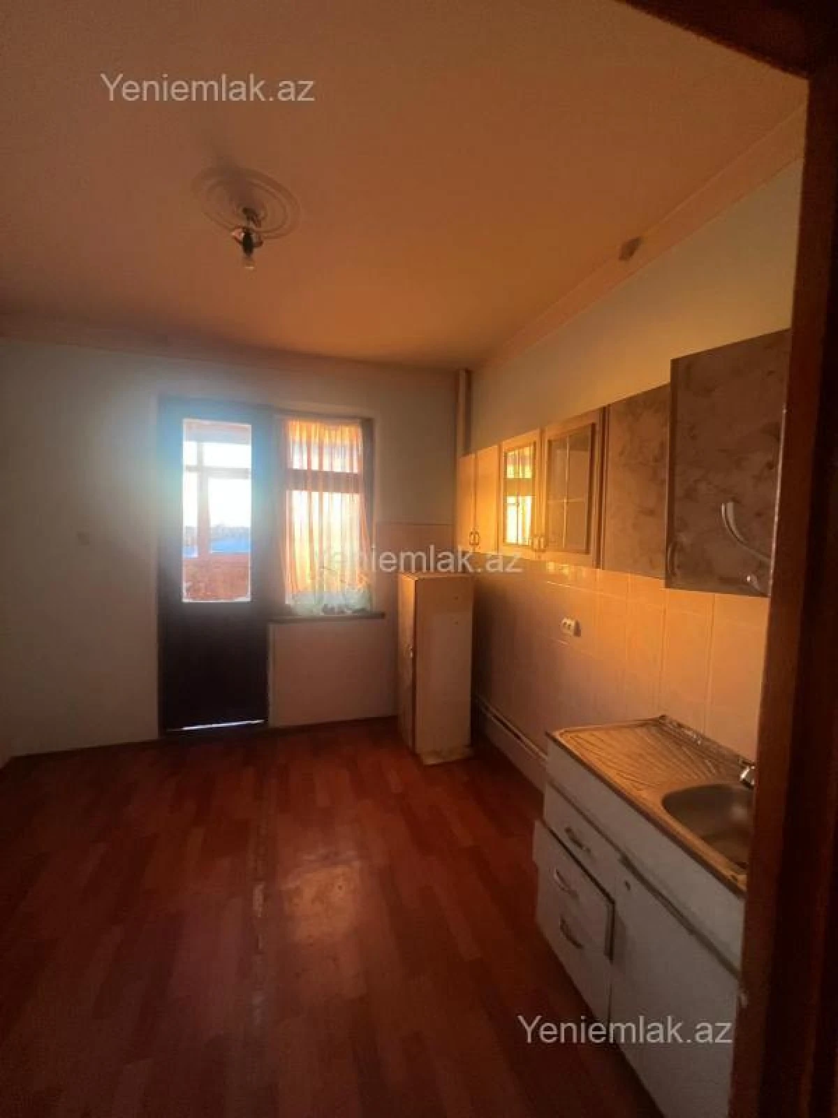 Satılır 5 otaqlı köhnə tikili 103 m²