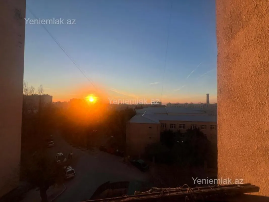 Satılır 5 otaqlı köhnə tikili 103 m²