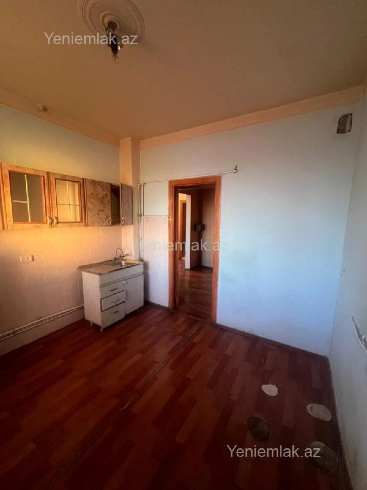 Satılır 5 otaqlı köhnə tikili 103 m²