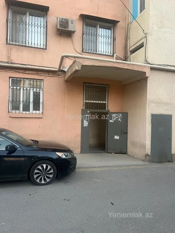 Satılır 5 otaqlı köhnə tikili 103 m²