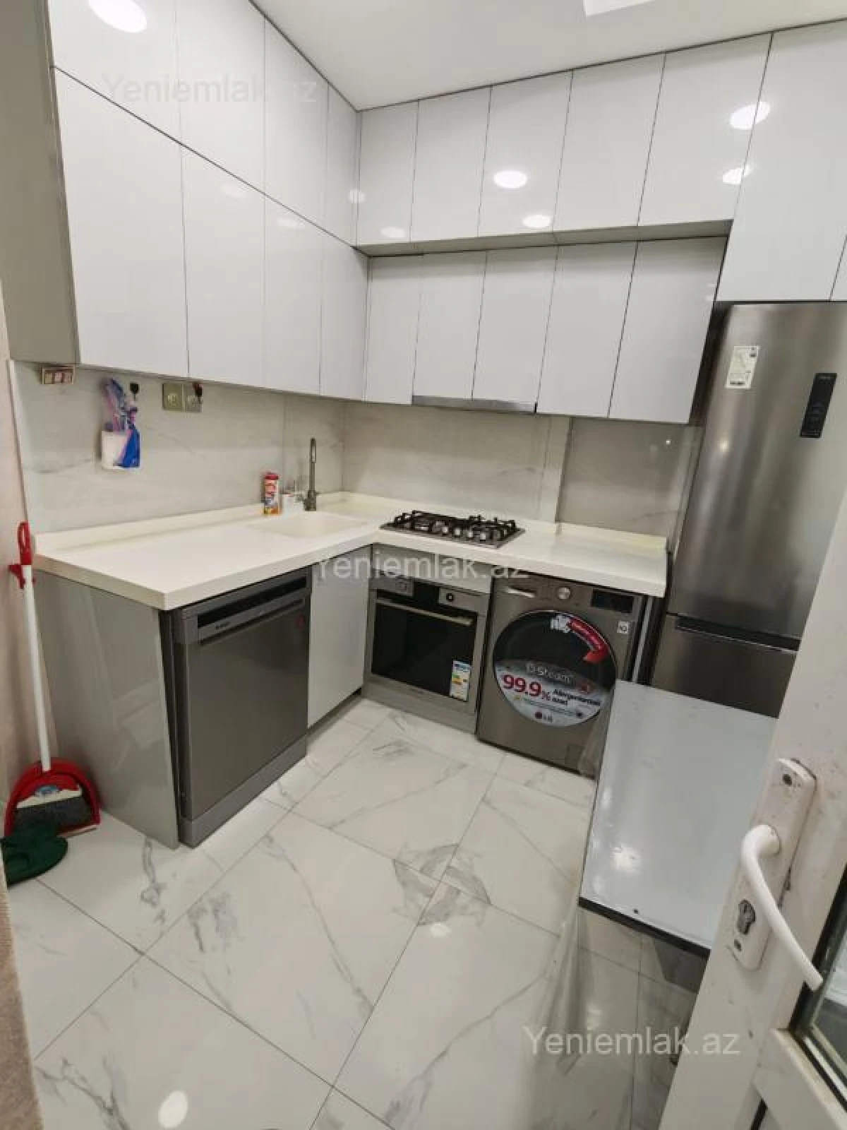 Satılır 2 otaqlı yeni tikili 65 m²
