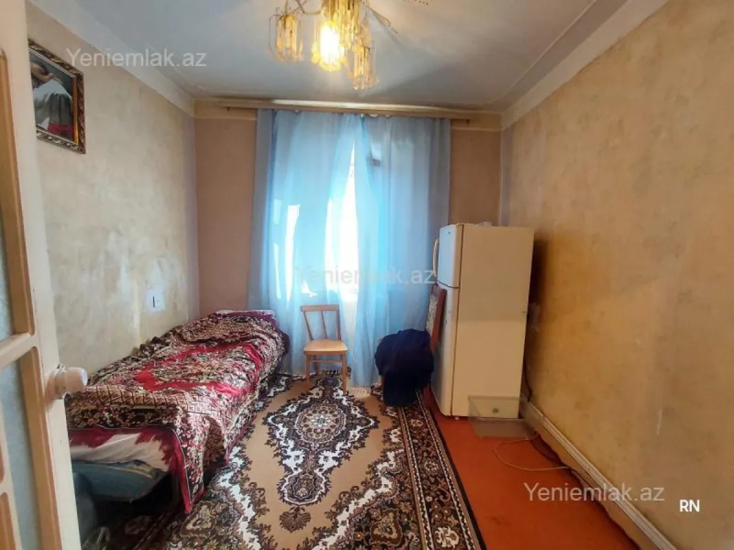 Satılır 4 otaqlı köhnə tikili 90 m²