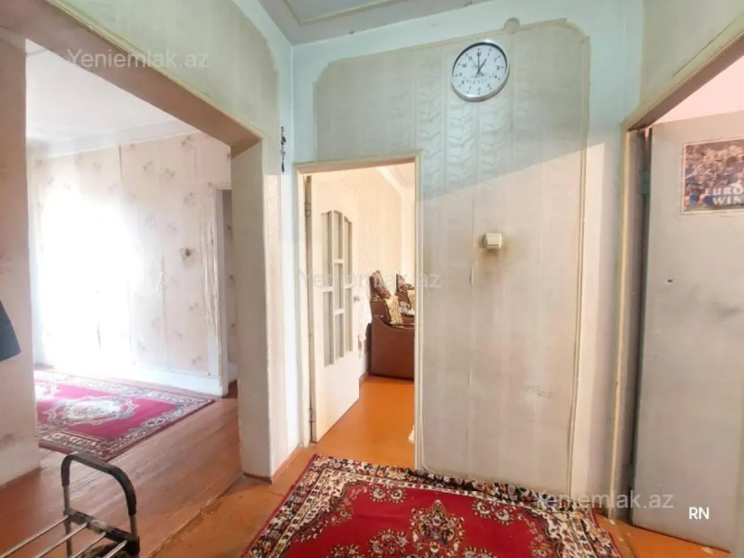 Satılır 4 otaqlı köhnə tikili 90 m²