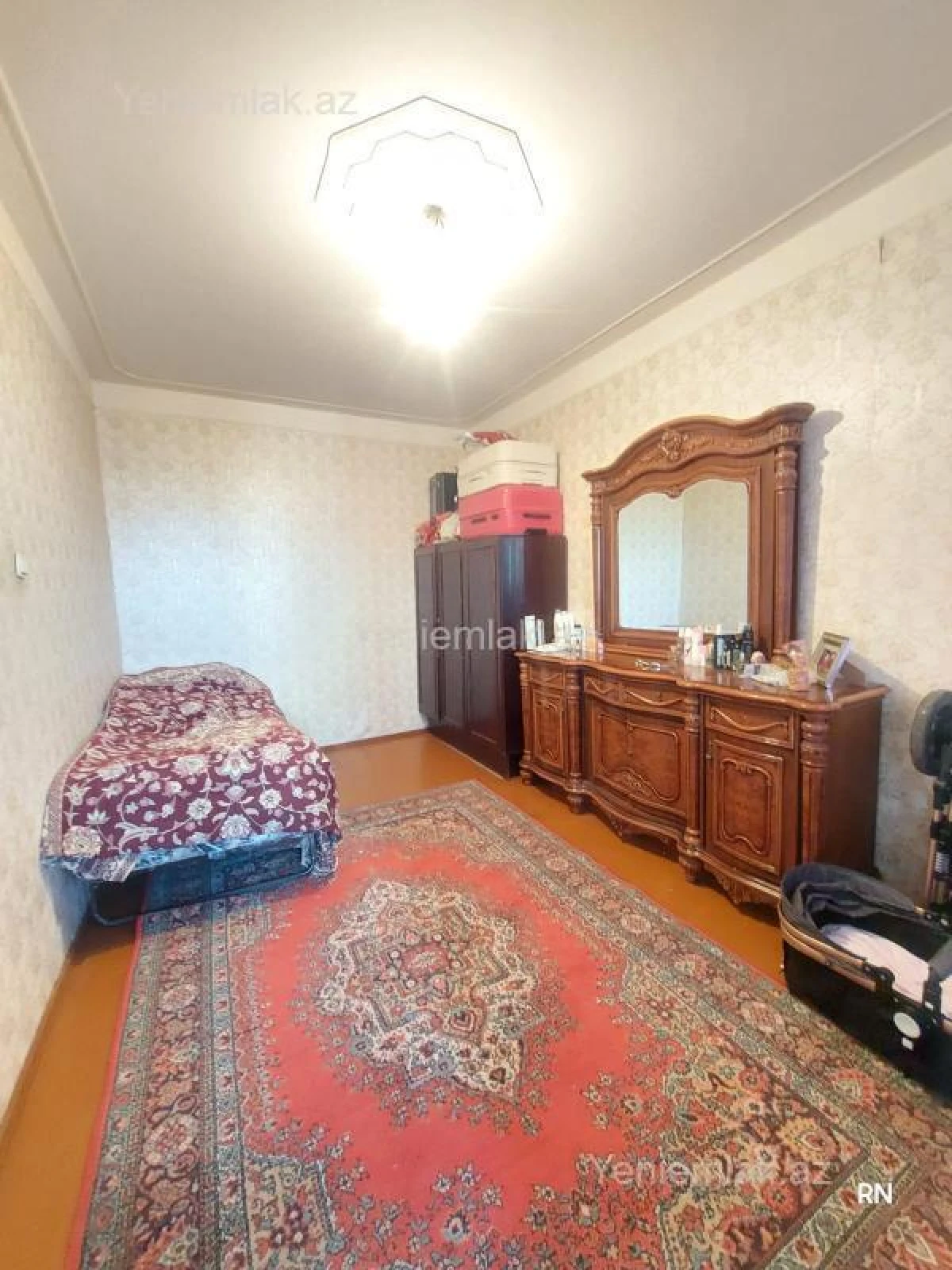 Satılır 4 otaqlı köhnə tikili 90 m²