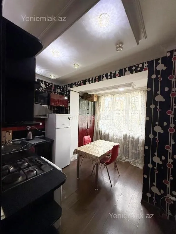 Satılır 2 otaqlı köhnə tikili 45 m²