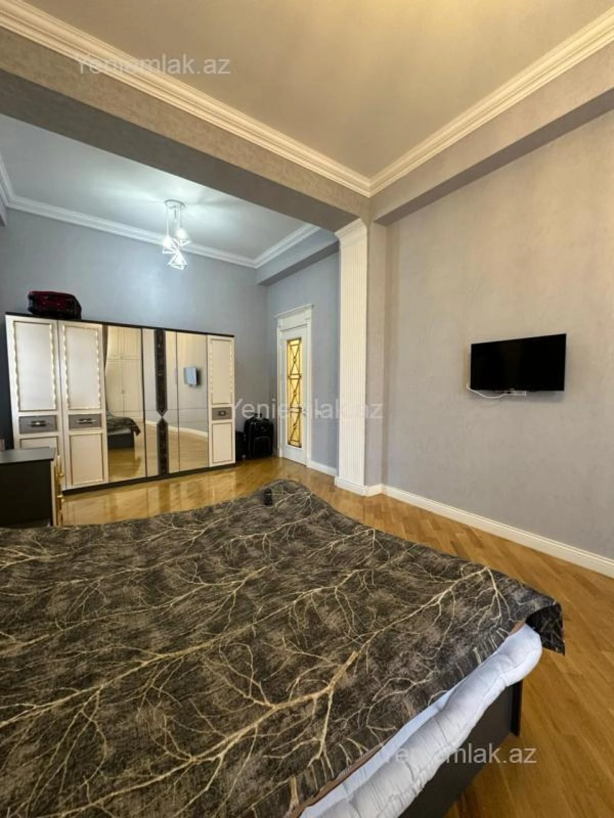 Satılır 4 otaqlı yeni tikili 230 m²