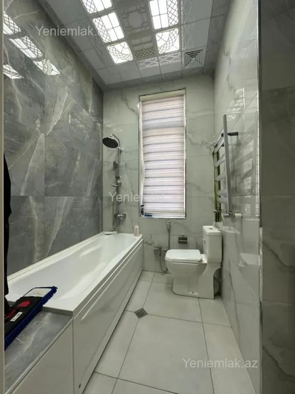 Satılır 4 otaqlı yeni tikili 230 m²