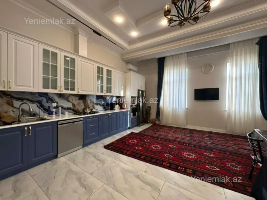Satılır 4 otaqlı yeni tikili 230 m²