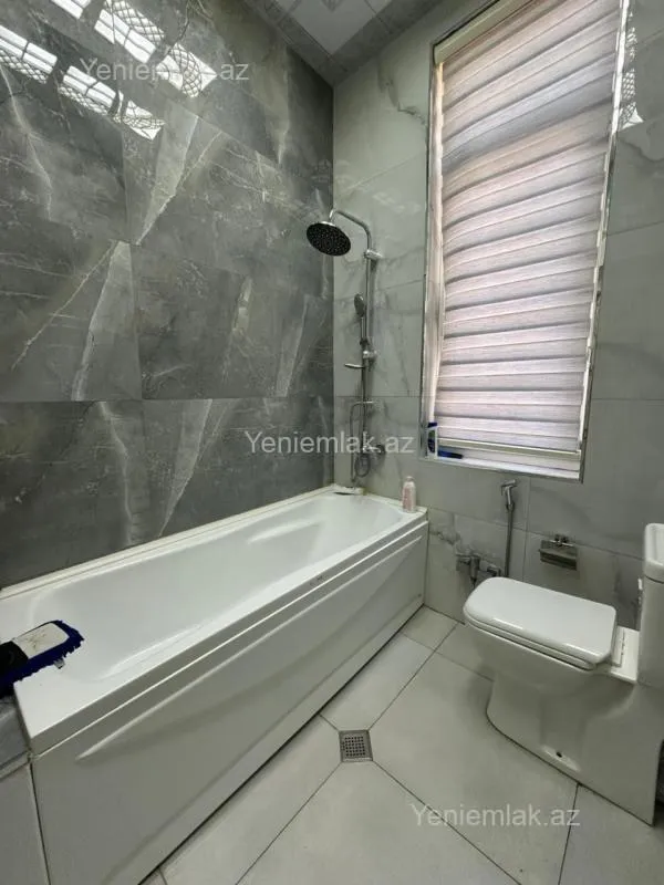 Satılır 4 otaqlı yeni tikili 230 m²