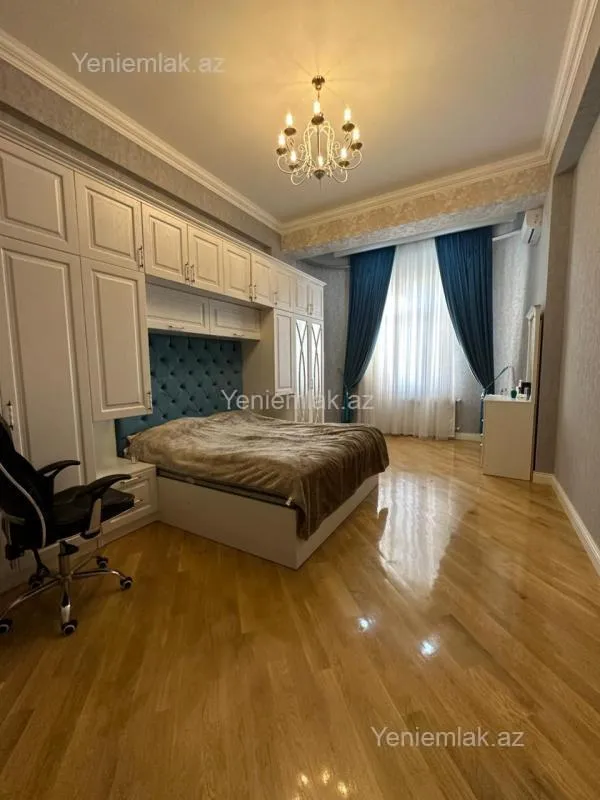 Satılır 4 otaqlı yeni tikili 230 m²