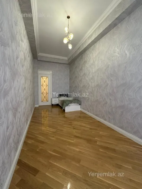 Satılır 4 otaqlı yeni tikili 230 m²