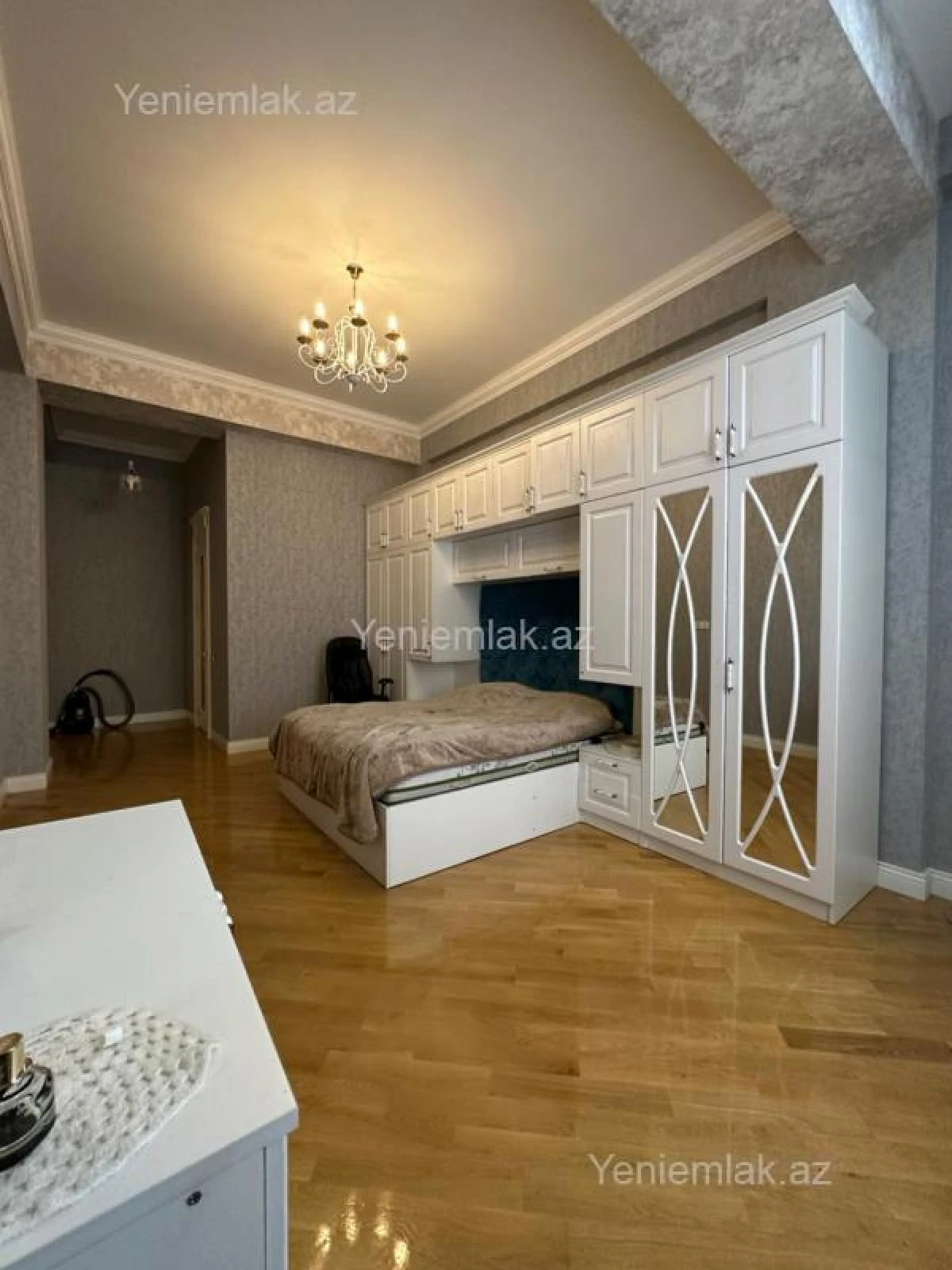 Satılır 4 otaqlı yeni tikili 230 m²