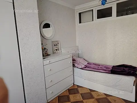 Satılır 4 otaqlı köhnə tikili 85 m²
