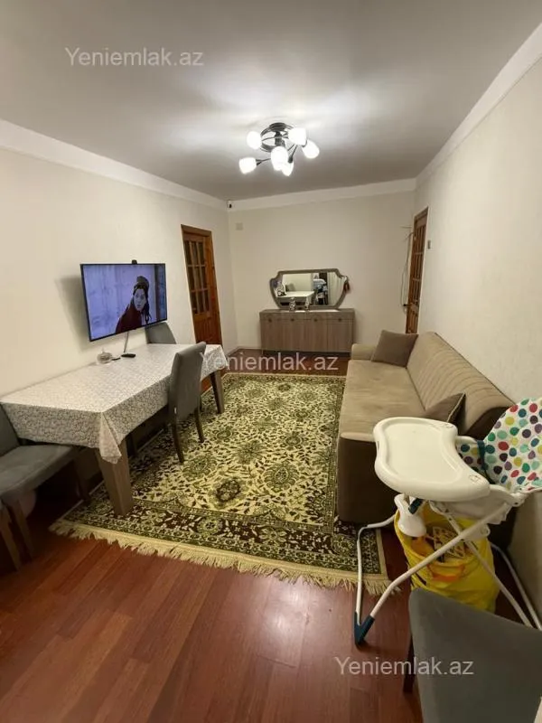 Satılır 2 otaqlı köhnə tikili 52 m²
