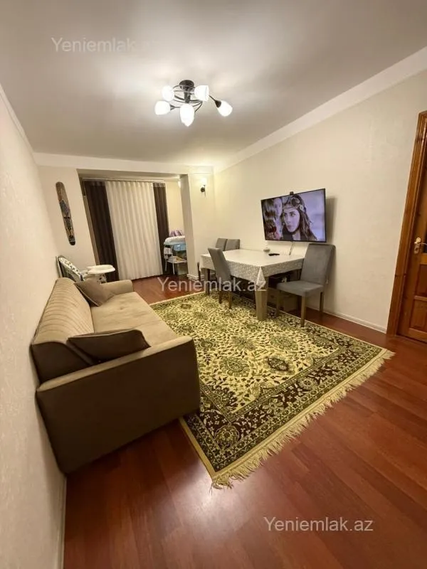 Satılır 2 otaqlı köhnə tikili 52 m²
