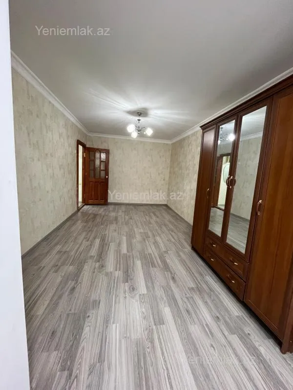 Satılır 1 otaqlı köhnə tikili 35 m²