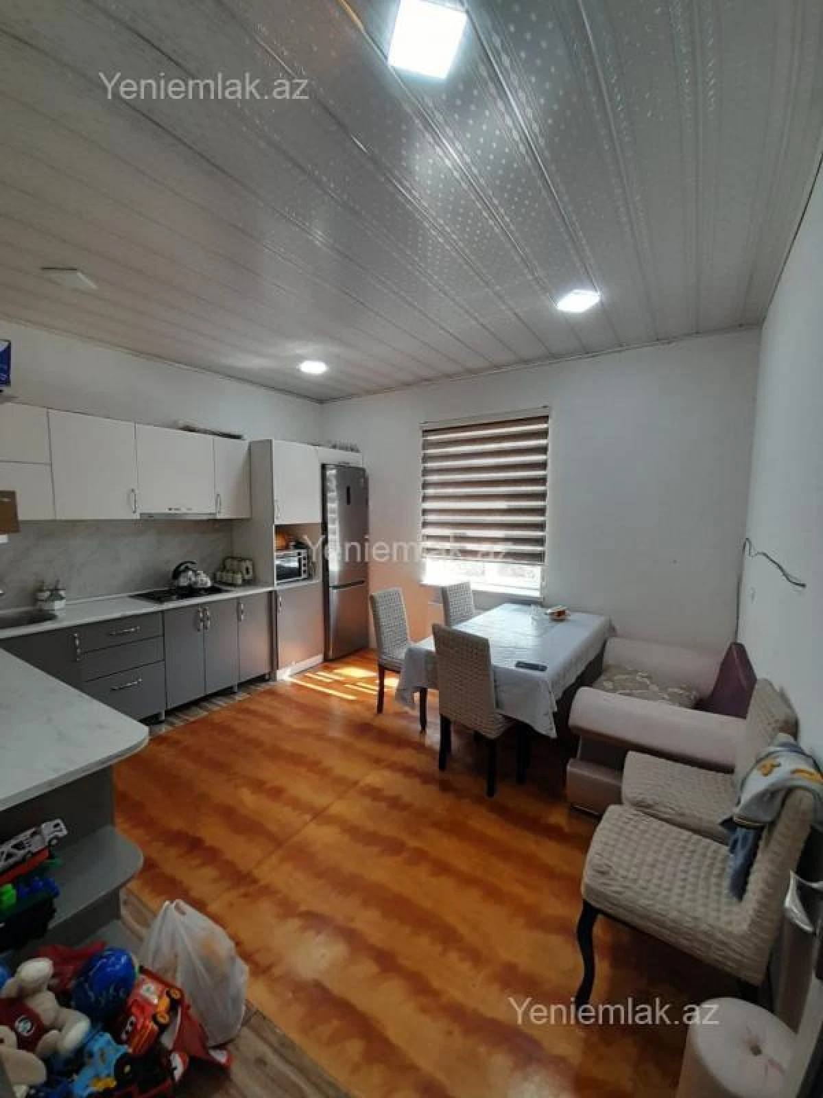 Satılır 6 otaqlı həyət evi 100 m²