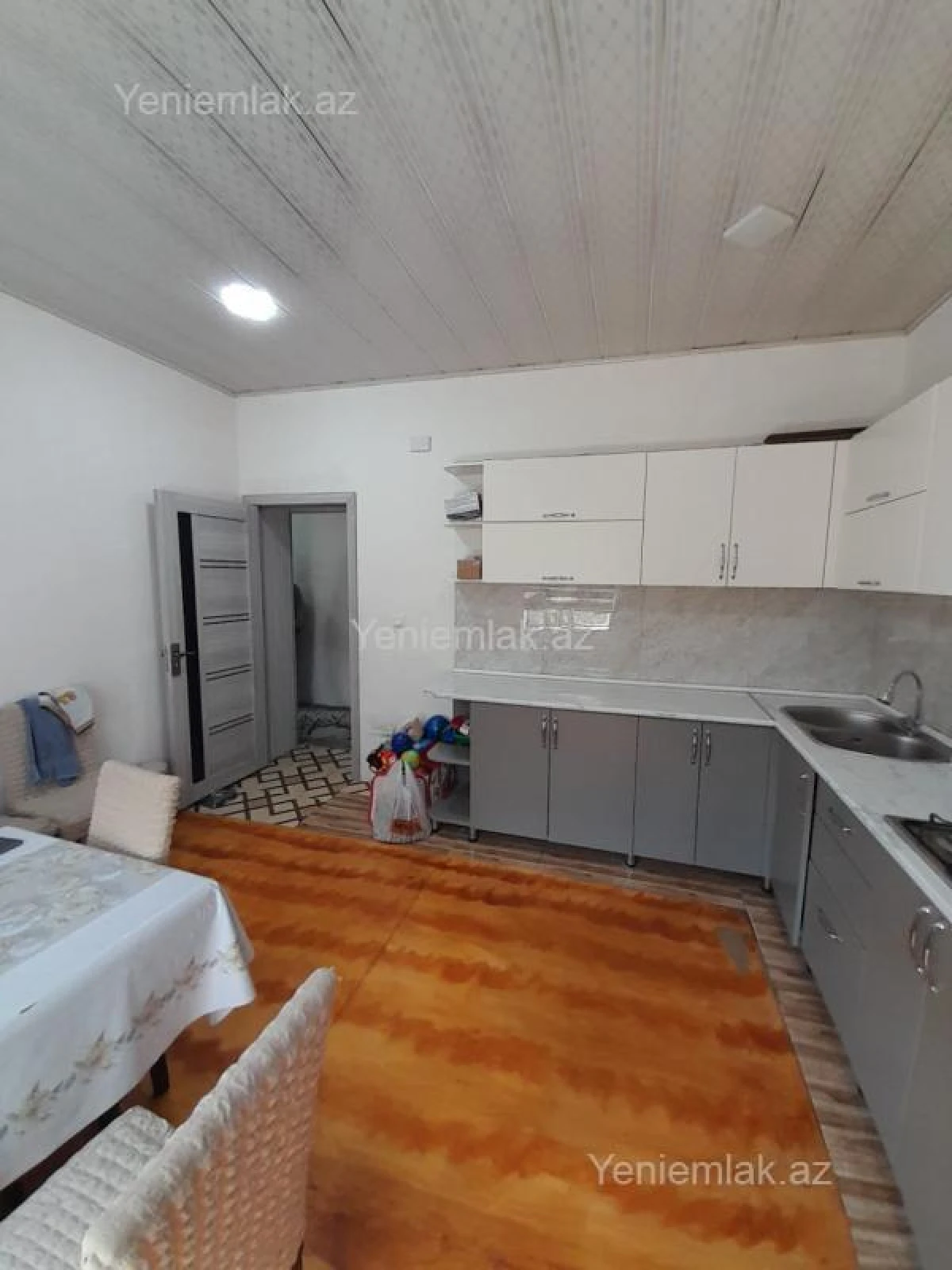 Satılır 6 otaqlı həyət evi 100 m²