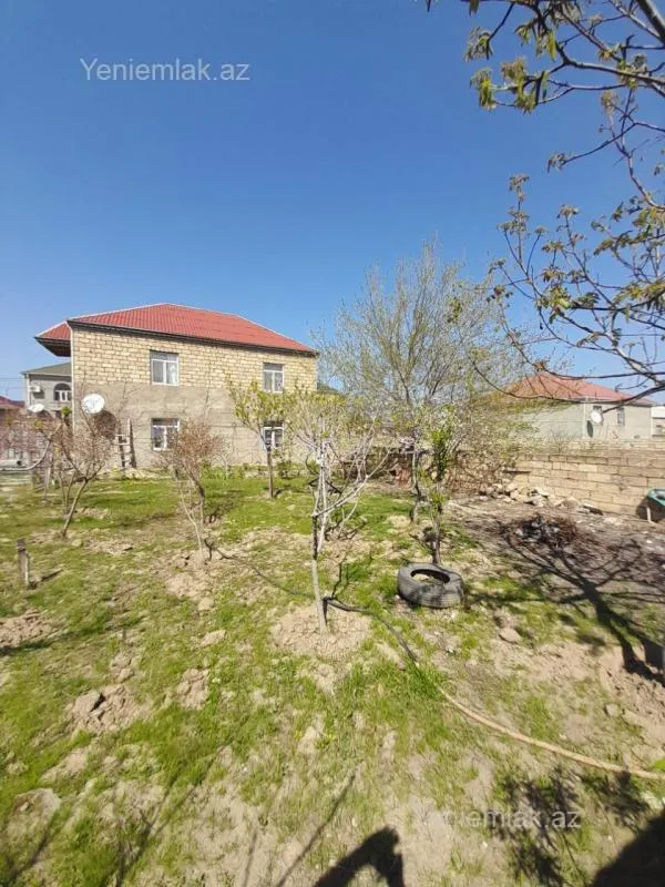 Satılır 6 otaqlı həyət evi 100 m²