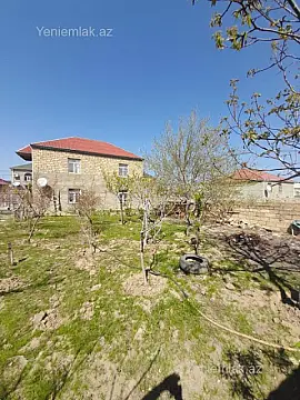 Satılır 6 otaqlı həyət evi 100 m²