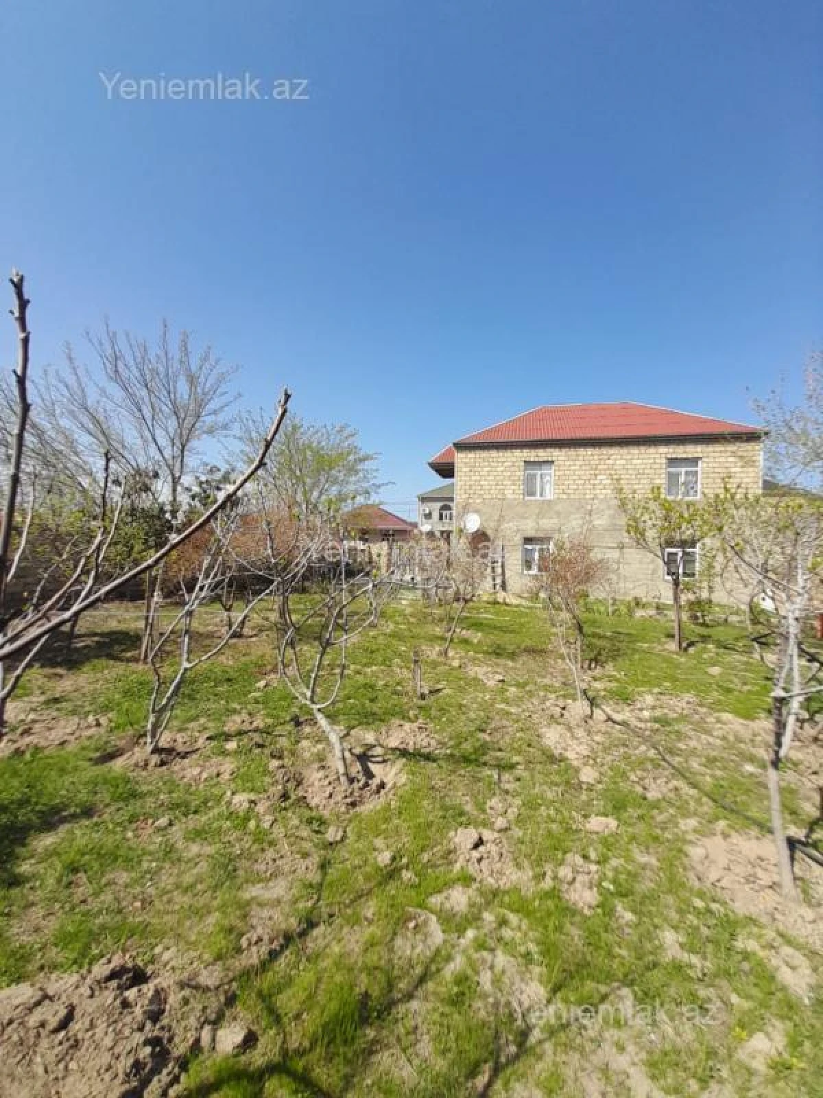 Satılır 6 otaqlı həyət evi 100 m²