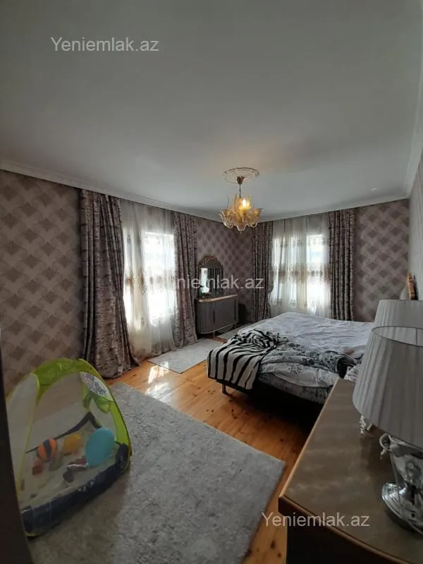 Satılır 6 otaqlı həyət evi 100 m²