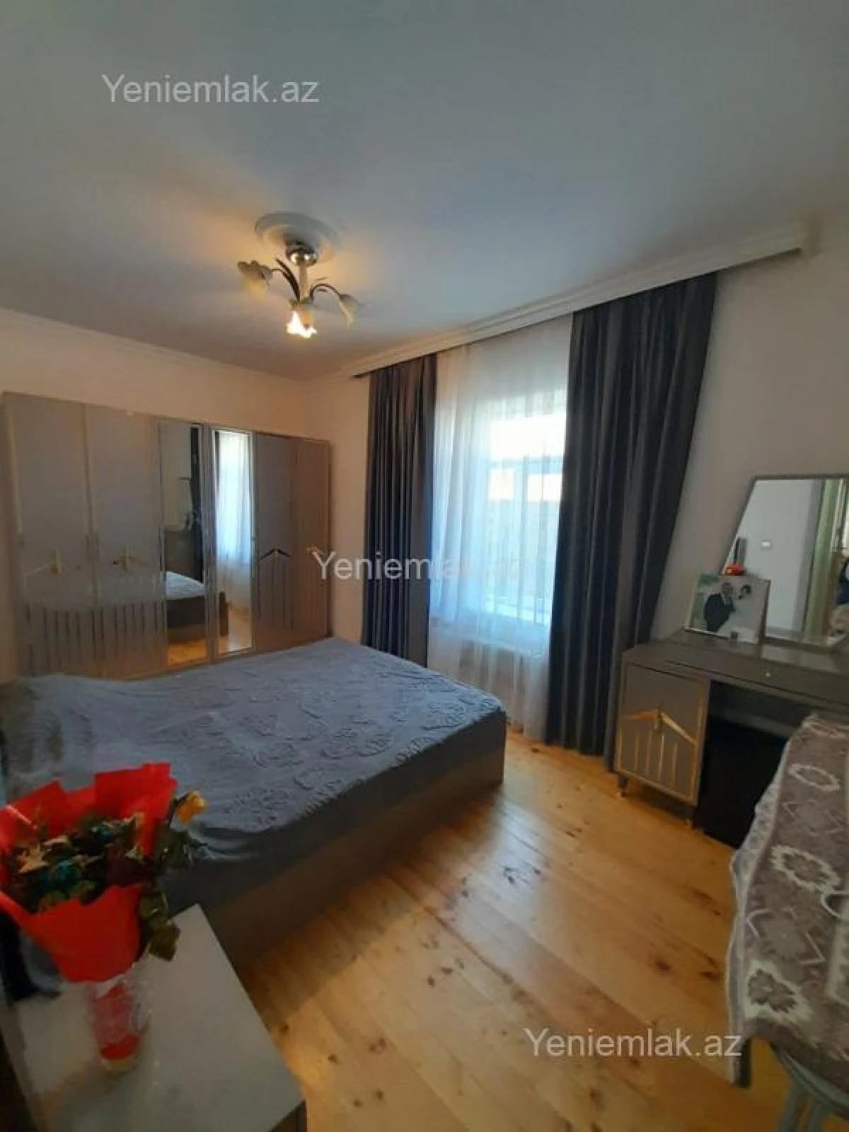Satılır 6 otaqlı həyət evi 100 m²