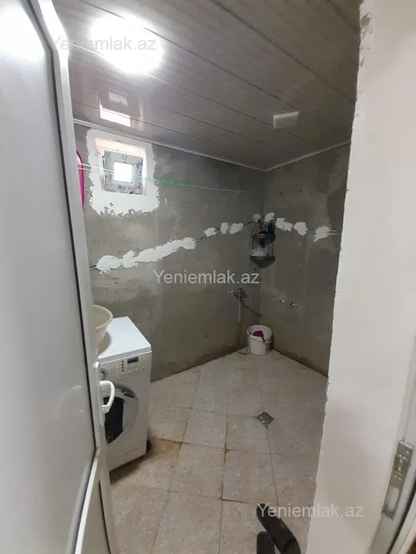 Satılır 6 otaqlı həyət evi 100 m²