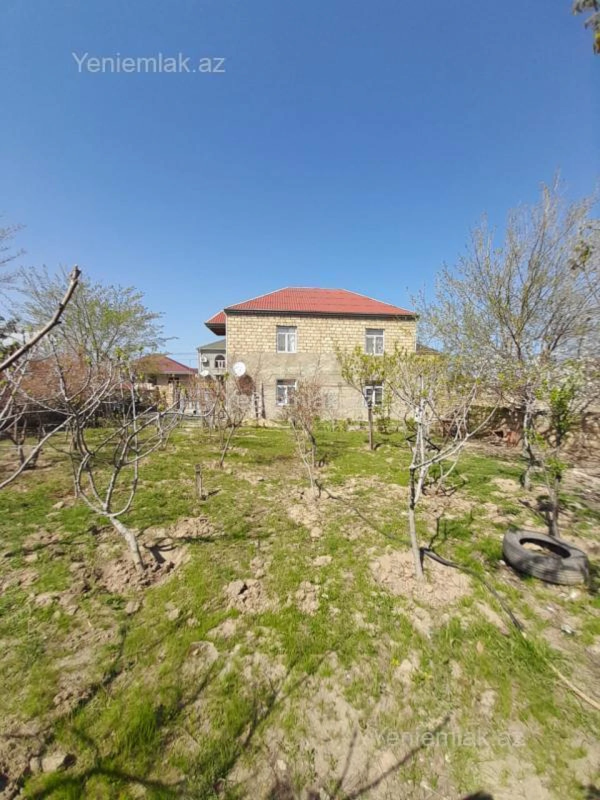 Satılır 6 otaqlı həyət evi 100 m²