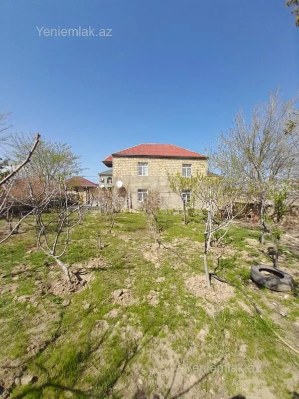 Satılır 6 otaqlı həyət evi 100 m²