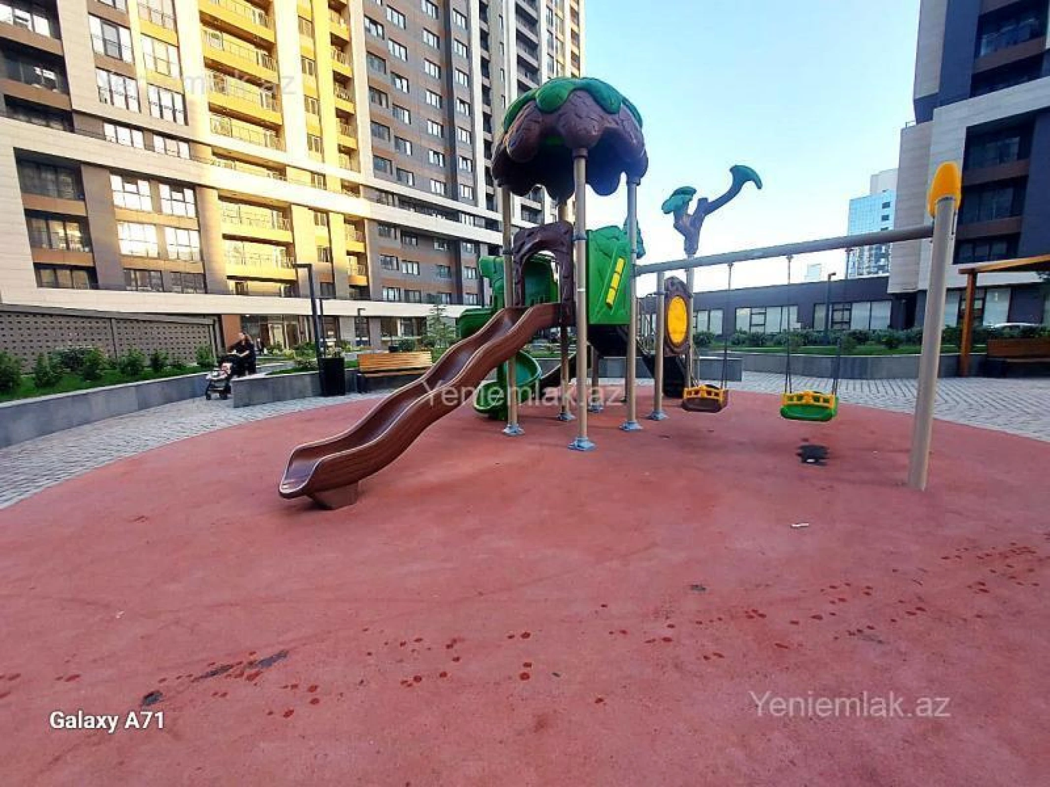 Satılır 3 otaqlı yeni tikili 170 m²