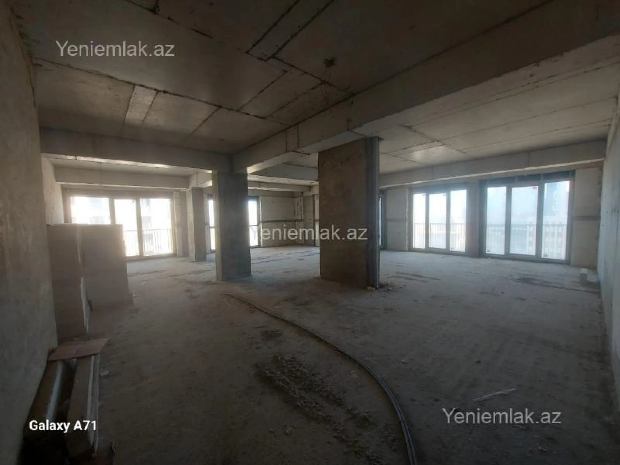 Satılır 3 otaqlı yeni tikili 170 m²