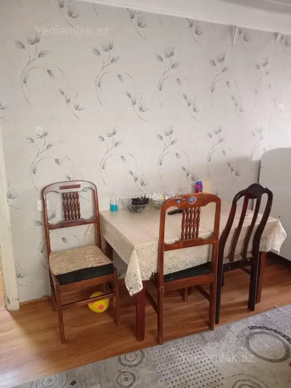Satılır 1 otaqlı köhnə tikili 30 m²
