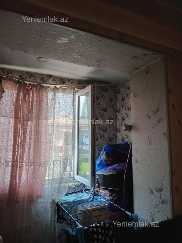 Satılır 1 otaqlı köhnə tikili 30 m²