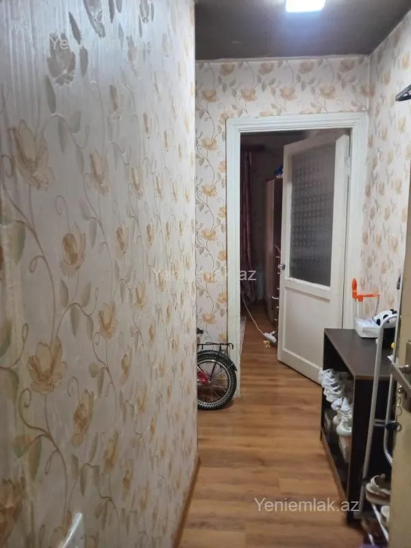 Satılır 1 otaqlı köhnə tikili 30 m²