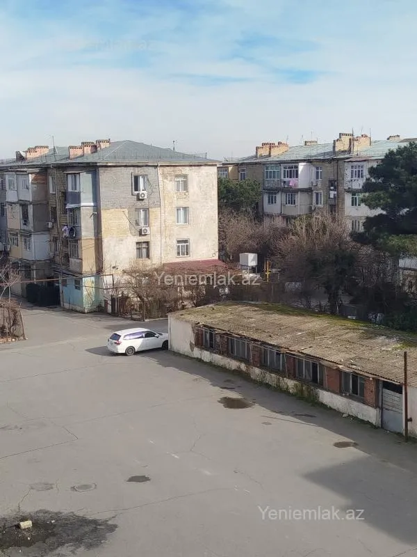 Satılır 1 otaqlı köhnə tikili 30 m²