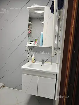 Satılır 4 otaqlı köhnə tikili 90 m²